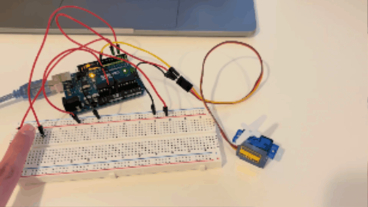 Animated GIF showing circuit operation